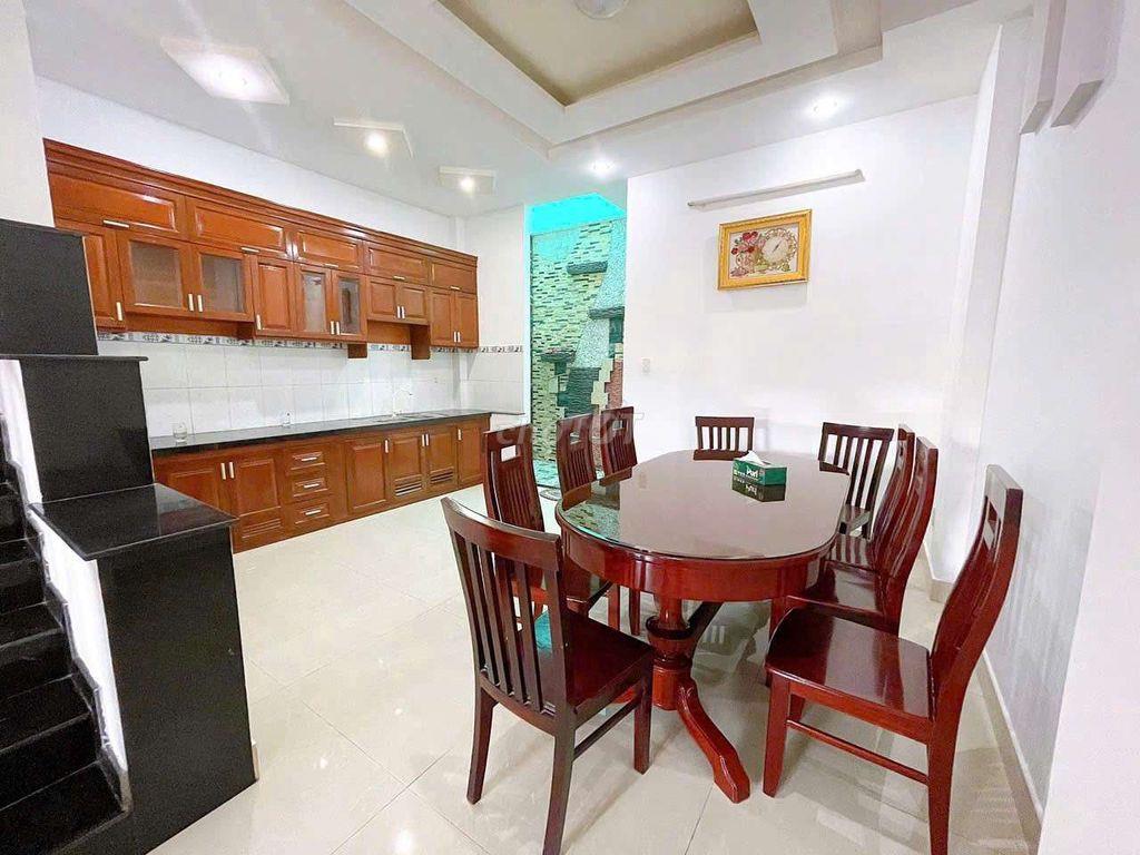 Nhà Thạnh xuân quận 12, 5x17m trệt 2 lầu 3pn 3wc Hẻm xe hơi Giá 12tr 