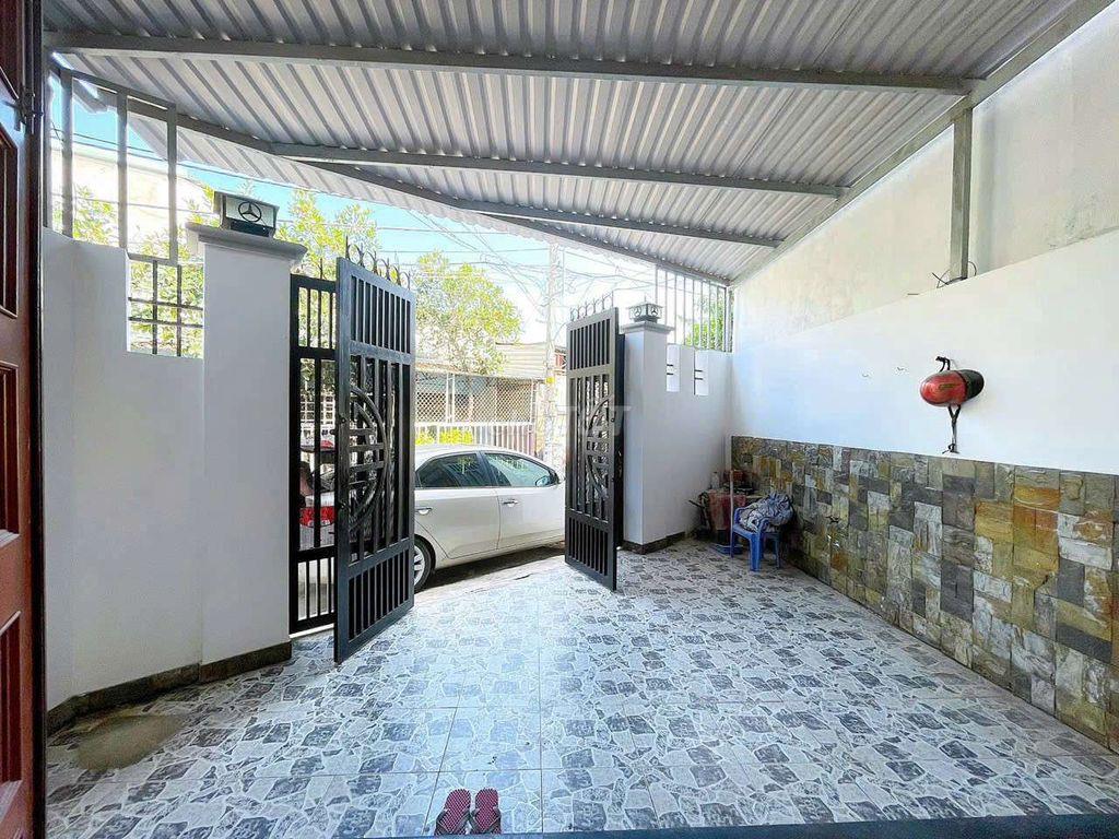 Nhà Thạnh xuân quận 12, 5x17m trệt 2 lầu 3pn 3wc Hẻm xe hơi Giá 12tr 