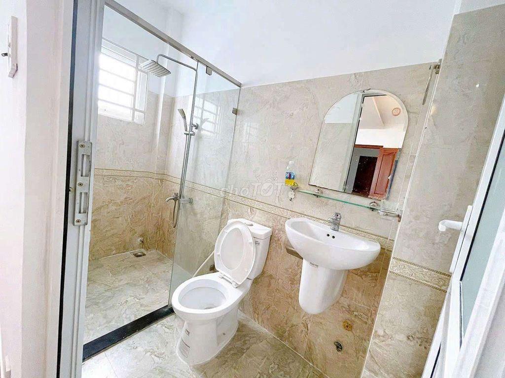 Nhà Thạnh xuân quận 12, 5x17m trệt 2 lầu 3pn 3wc Hẻm xe hơi Giá 12tr 