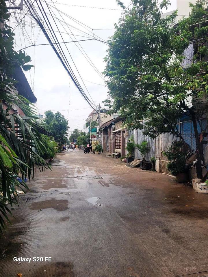 Nhà Thạnh xuân quận 12, 5x17m trệt 2 lầu 3pn 3wc Hẻm xe hơi Giá 12tr 