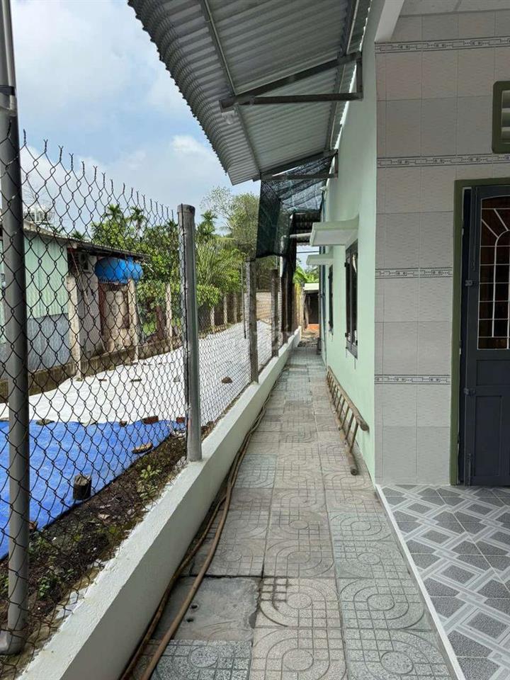 nhà vườn thạnh xuân 52. DT 10x39m có 3pn Sân xe hơi Giá  12tr tháng