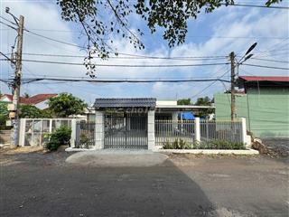 nhà vườn thạnh xuân 52. DT 10x39m có 3pn Sân xe hơi Giá  12tr tháng