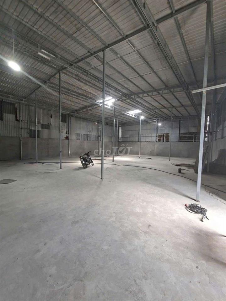 Cho thuê kho xưởng Thạnh Xuân quận 12
DT 350m
Đường tải 5 tấn Giá 18tr
