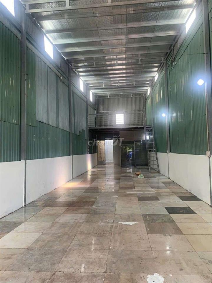 xưởng Thạnh lộc quận 12 . DT 5x25m có gác,  đường xe 10 tấn Giá 9tr 