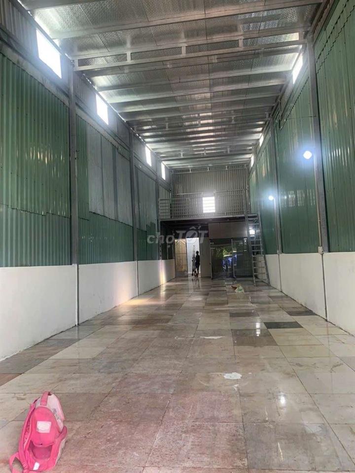 xưởng Thạnh lộc quận 12 . DT 5x25m có gác,  đường xe 10 tấn Giá 9tr 