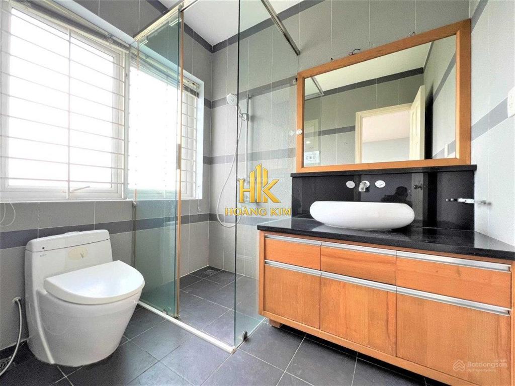 Nhà cho thuê nguyên căn khu bàn cờ k300 p.12 tân bình 350m2 sử dụng