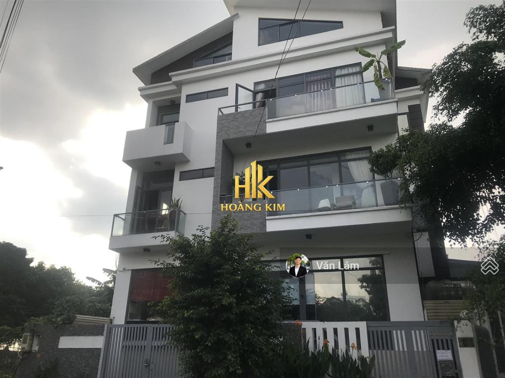 Cho thuê nhà bạch đằng tân bình * ngang 9m, 1 trệt 3 lầu * cầu thang 2/3 nhà