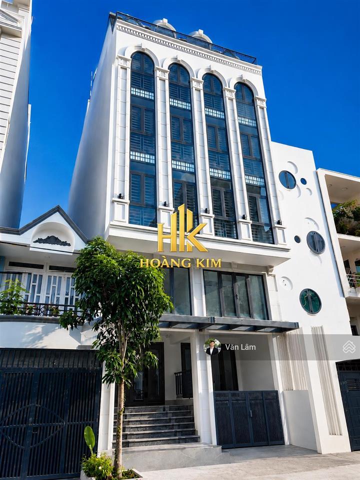 Cho thuê nhà khu vip k300 * ngay lotte cộng hòa * 9x22m, hầm trệt lửng 3 lầu