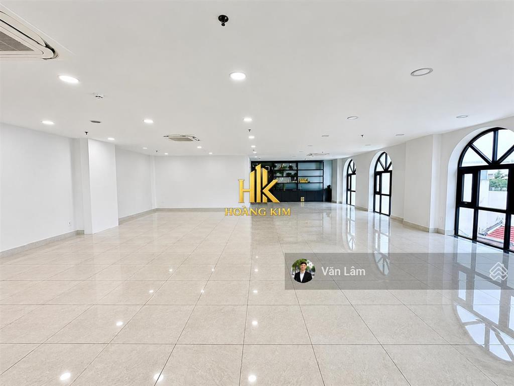 Cho thuê nhà khu vip k300 * ngay lotte cộng hòa * 9x22m, hầm trệt lửng 3 lầu