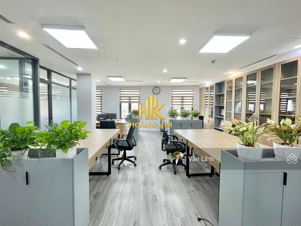 Cho thuê nhà khu sân bay * ngang 8m, trệt 3 lầu * vào sử dụng ngay