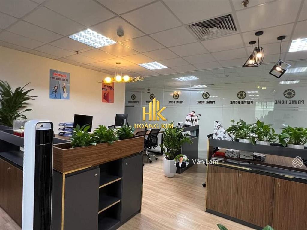 Cho thuê nhà mặt tiền út tịch tân bình * 8,5x20m, hầm trệt 4 lầu * nhà đẹp ốp kính 100%