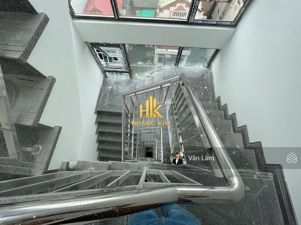 Siêu phẩm tòa nhà nguyễn trọng tuyển tân bình * sàn suốt, view kính * hầm trệt 4 lầu, ngang 12m