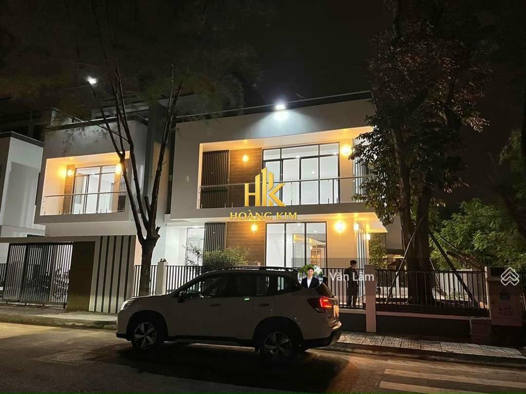 Biệt thự vip khu tân sơn nhì tân phú, 20x20m, 1 trệt 1 lầu, sân vườn rộng
