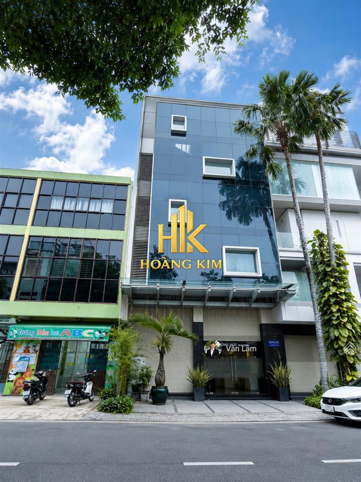 Cho thuê nhà khu k300, mặt tiền 8m, hầm trệt 4 lầu, ốp kính sang trọng, view thoáng