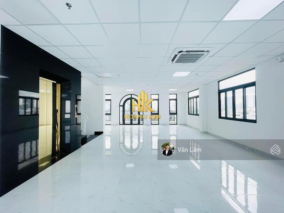 Tòa nhà nguyễn trọng tuyển * gần quận phú nhuận, di chuyển thuận tiện * hầm 5 tầng