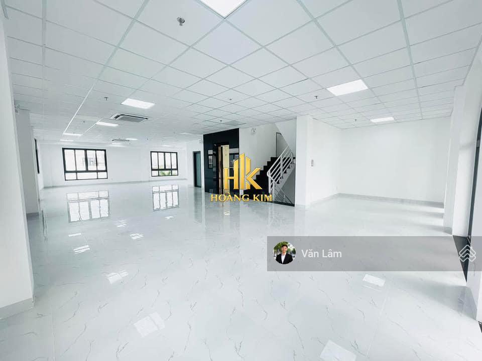 Tòa nhà nguyễn trọng tuyển * gần quận phú nhuận, di chuyển thuận tiện * hầm 5 tầng