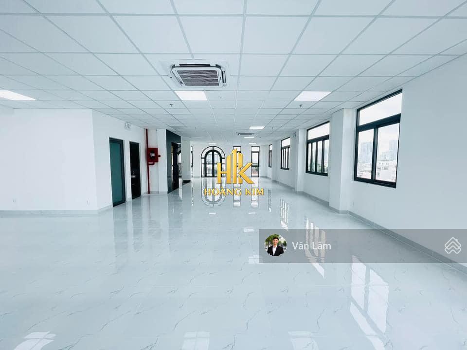 Tòa nhà nguyễn trọng tuyển * gần quận phú nhuận, di chuyển thuận tiện * hầm 5 tầng