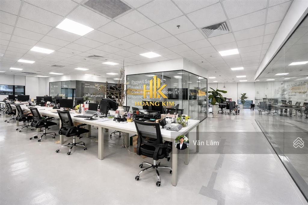 Cho thuê tòa nhà mặt tiền hoàng hoa thám * ngay nhà ga t3 * 10x22m, hầm trệt 5 lầu
