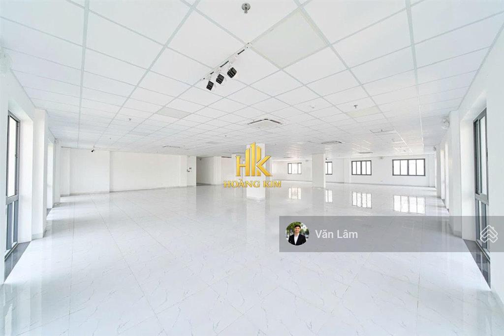 Tòa nhà vip khu phổ quang phú nhuận  hầm & bãi xe lớn, mặt tiền 10m  phù hợp đa ngành nghề