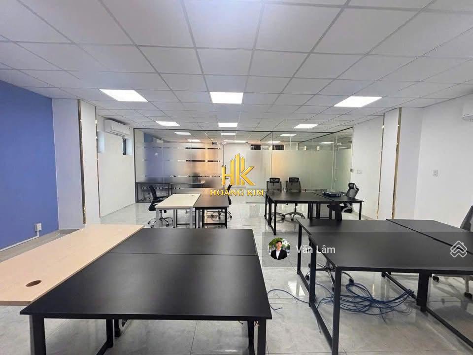Cho thuê nhà mặt tiền cửu long khu sân bay tân bình * hầm trệt 5 lầu, ngang 6m * cầu thang cuối nhà