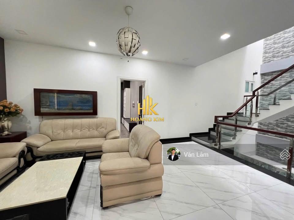 Cho thuê nhà mặt tiền bàu cát 3 tân bình * 8x20m * trệt 3 lầu