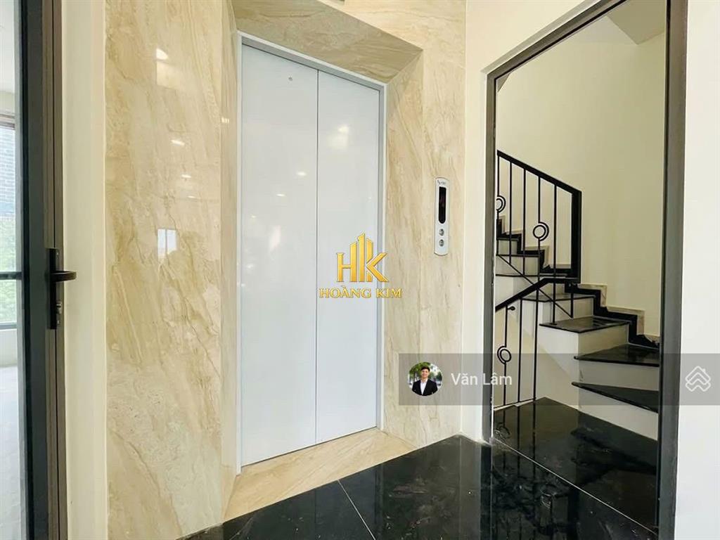 Cho thuê tòa nhà hoàng hoa thám tân bình * 700m2 sử dụng, mặt tiền 8m * thang máy, pccc đầy đủ