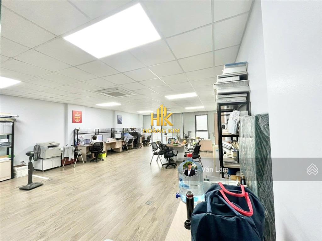 Nhà mới đẹp sàn lót gỗ cường lực * nguyễn văn trỗi phú nhuận * ngang 8m, hầm trệt 3 lầu