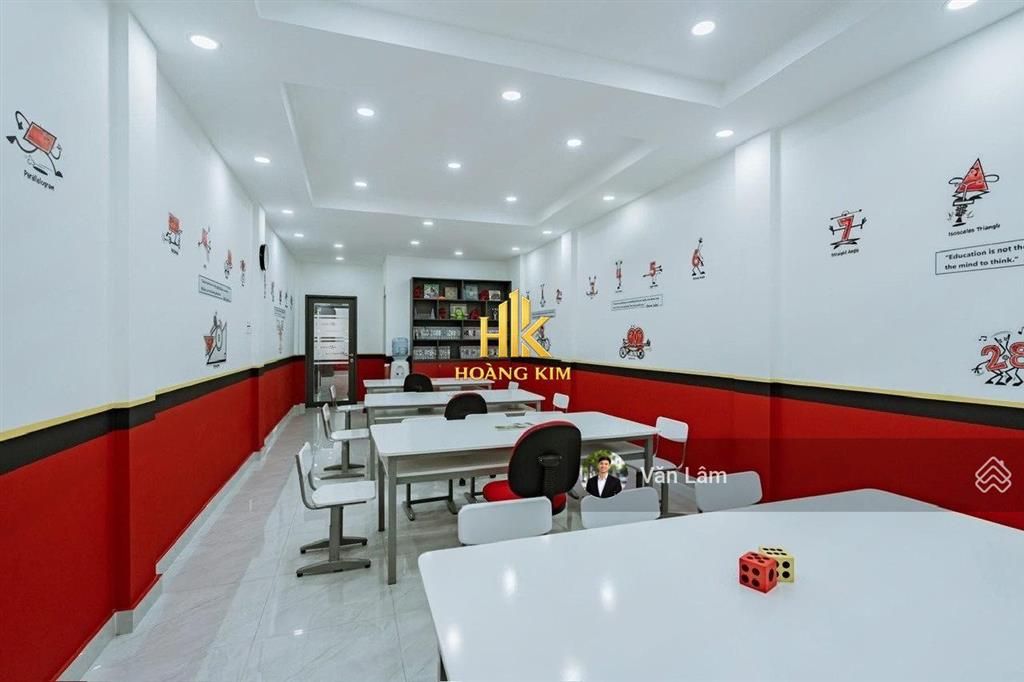 Cho thuê nhà mới sửa chữa cầu thang 2/3 nhà * mt đường c18 tân bình * 6x20m, trệt 3 lầu