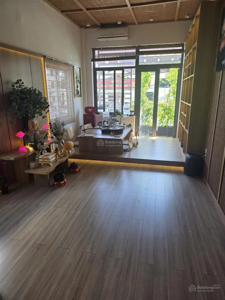Cho thuê nhà mt núi thành, gần ngã tư duy tân
