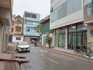 Chính chủ cho thuê văn phòng mặt tiền kính 4m, view cây xanh tại long biên