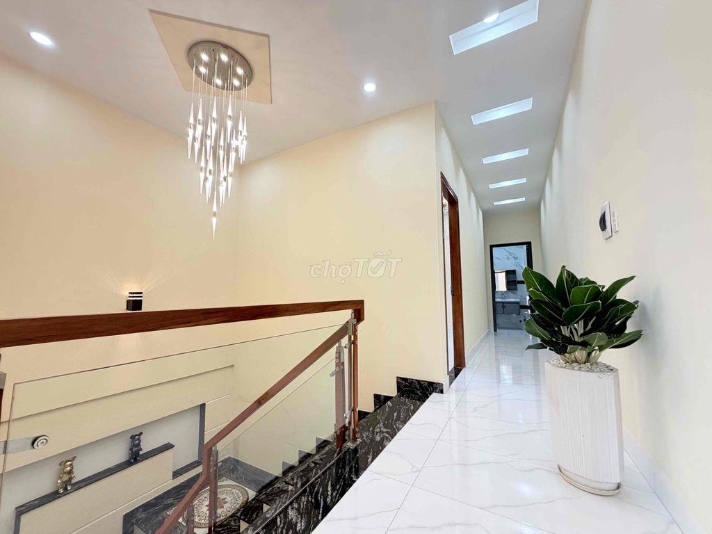 Bán nhà phố mới 100%