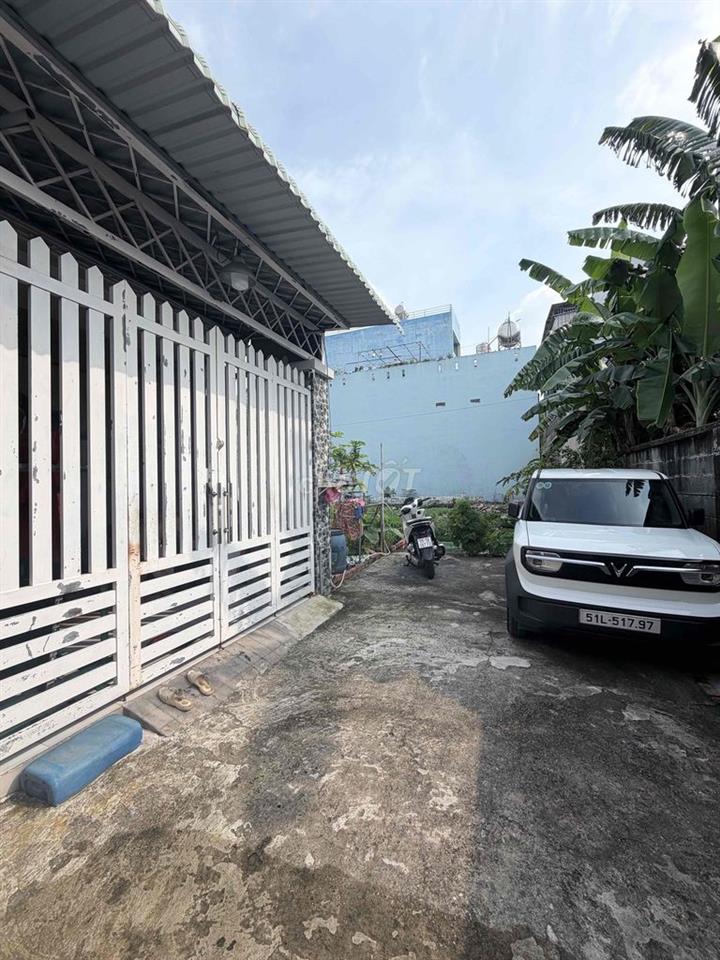 Chính chủ bán đất thổ cư xây tự do trung tâm Hóc Môn