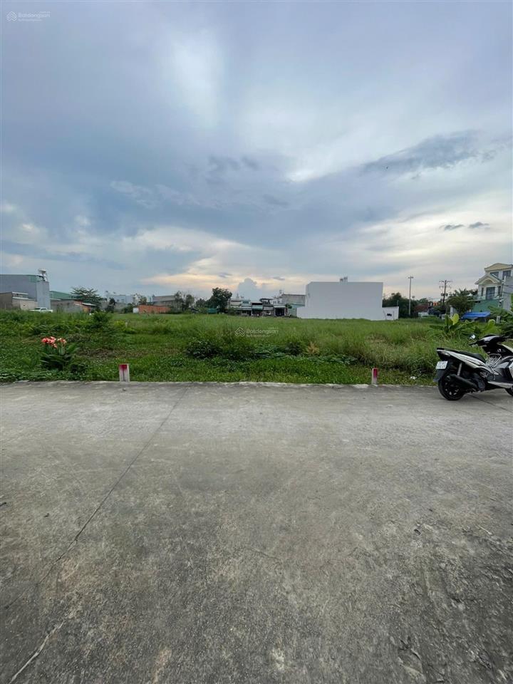 Lô đất nền thuộc ấp 4 xã bình mỹ  củ chi, cách hà duy phiên 200m tới đất. xây hoàn công