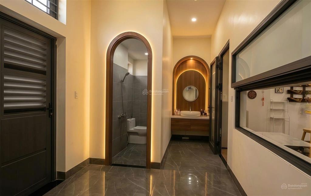 Bán nhà 3 tầng phan hoan nam hoà xuân, view trường kinh doanh cực tốt, 3pn 3wc diên tích đất 125m2