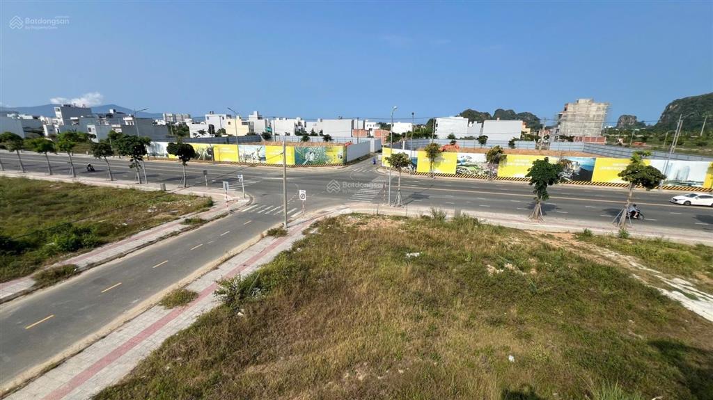 Bán nhà 3 tầng phan hoan nam hoà xuân, view trường kinh doanh cực tốt, 3pn 3wc diên tích đất 125m2