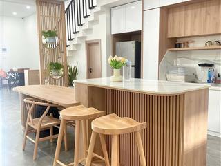 Bán nhà 3 tầng phan hoan nam hoà xuân, view trường kinh doanh cực tốt, 3pn 3wc diên tích đất 125m2