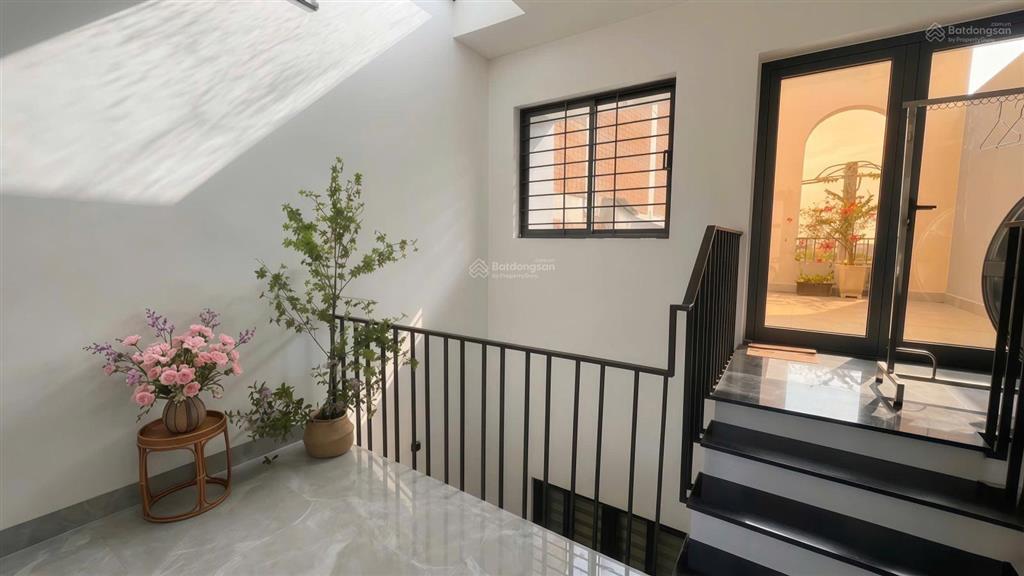 Bán nhà 3 tầng phan hoan nam hoà xuân, view trường kinh doanh cực tốt, 3pn 3wc diên tích đất 125m2