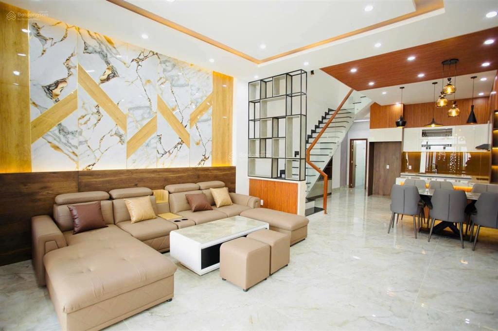 Nhà 3 tầng thanh lương 11 hoà xuân hướng đông nam 4pn 5ưc đường 7.5m