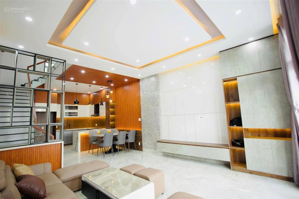 Nhà 3 tầng thanh lương 11 hoà xuân hướng đông nam 4pn 5ưc đường 7.5m
