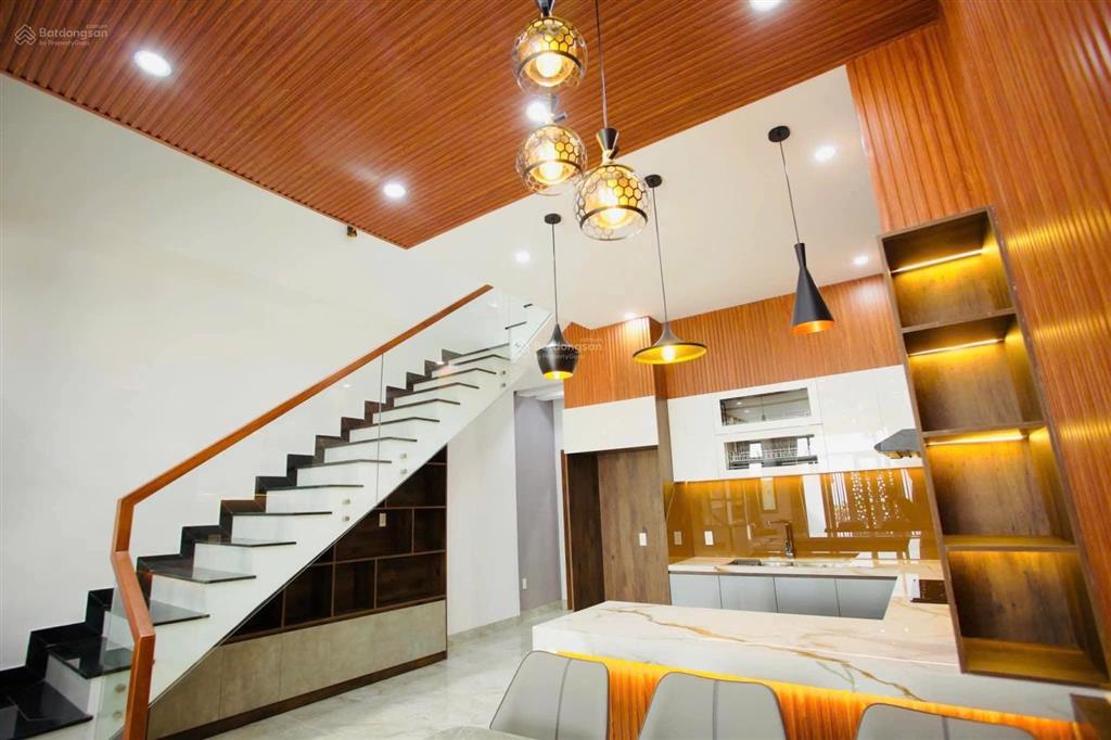 Nhà 3 tầng thanh lương 11 hoà xuân hướng đông nam 4pn 5ưc đường 7.5m
