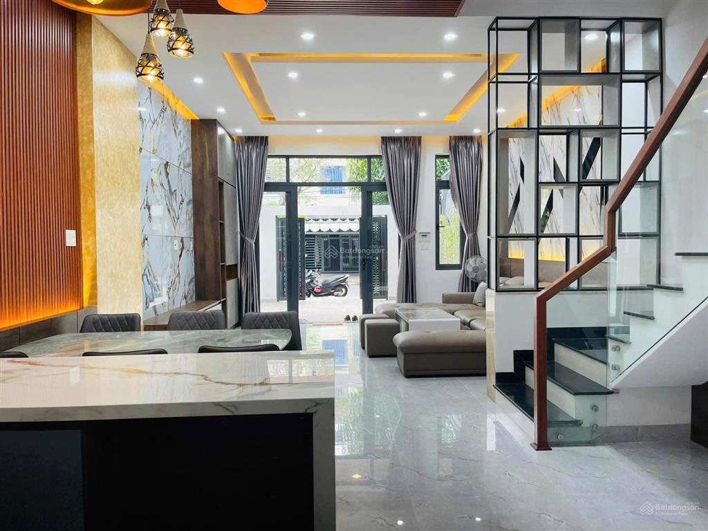 Nhà 3 tầng thanh lương 11 hoà xuân hướng đông nam 4pn 5ưc đường 7.5m