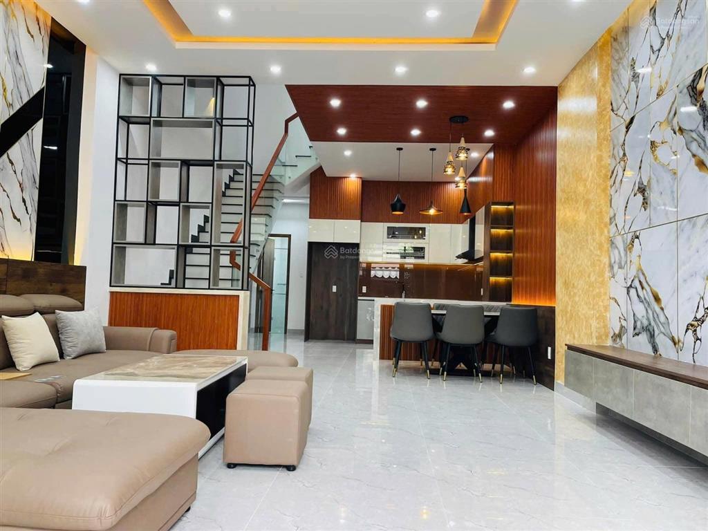 Nhà 3 tầng thanh lương 11 hoà xuân hướng đông nam 4pn 5ưc đường 7.5m