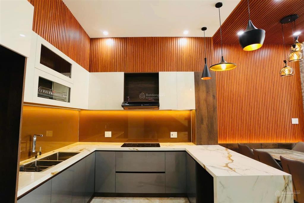 Nhà 3 tầng thanh lương 11 hoà xuân hướng đông nam 4pn 5ưc đường 7.5m