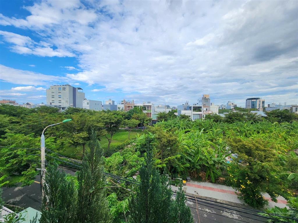 Nhà 3 tầng full nội thất, view công viên hòa xuân thanh lương 9 3pn 5wc