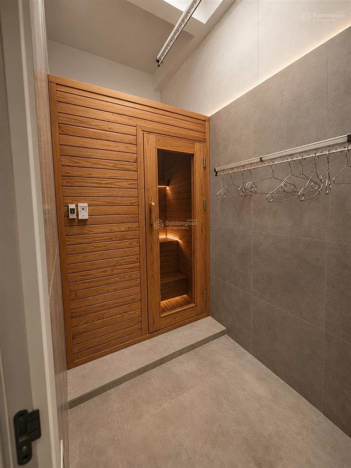 Nhà 3 tầng full nội thất, view công viên hòa xuân thanh lương 9 3pn 5wc