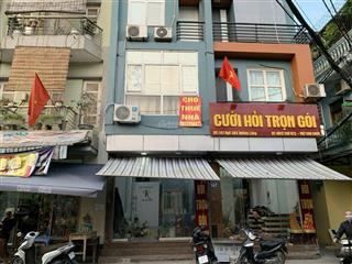Chính chủ cho thuê nhà nguyên căn 147/562 đường láng  gần chợ, 5 tầng, phù hợp ở và làm văn phòng