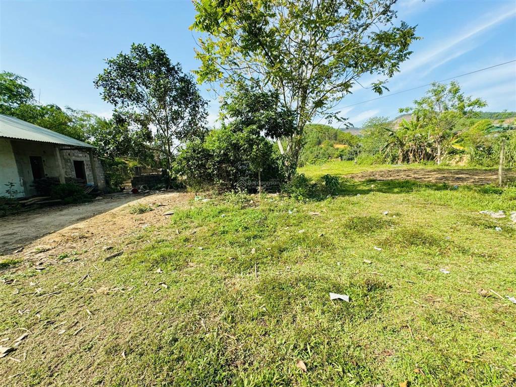 **đất bám suối  thế cao, view thoáng  diện tích đẹp 1.369m*