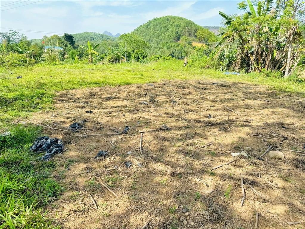 **đất bám suối  thế cao, view thoáng  diện tích đẹp 1.369m*