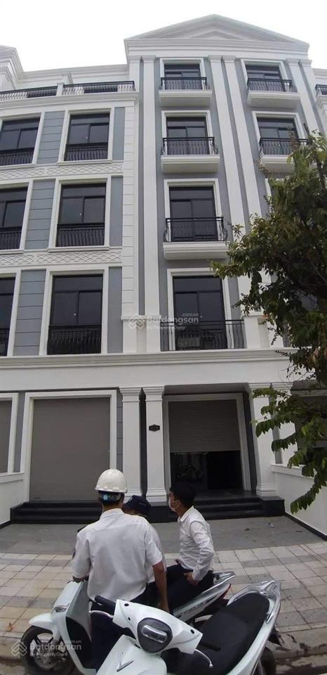 Cho thuê nhà phố manhattan glory 84m2 nguyên căn vinhomes q9 làm dịch vụ