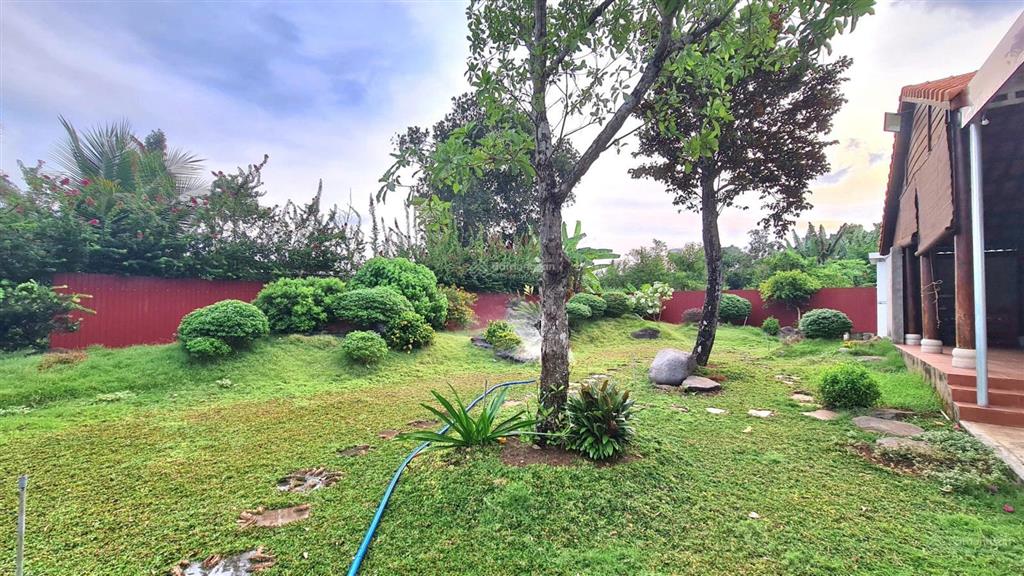 Chủ cần tiền bán rẻ khu view nhà vườn nghỉ dưỡng 2155m2. mặt tiền đường tl764, sông ray, đồng nai
